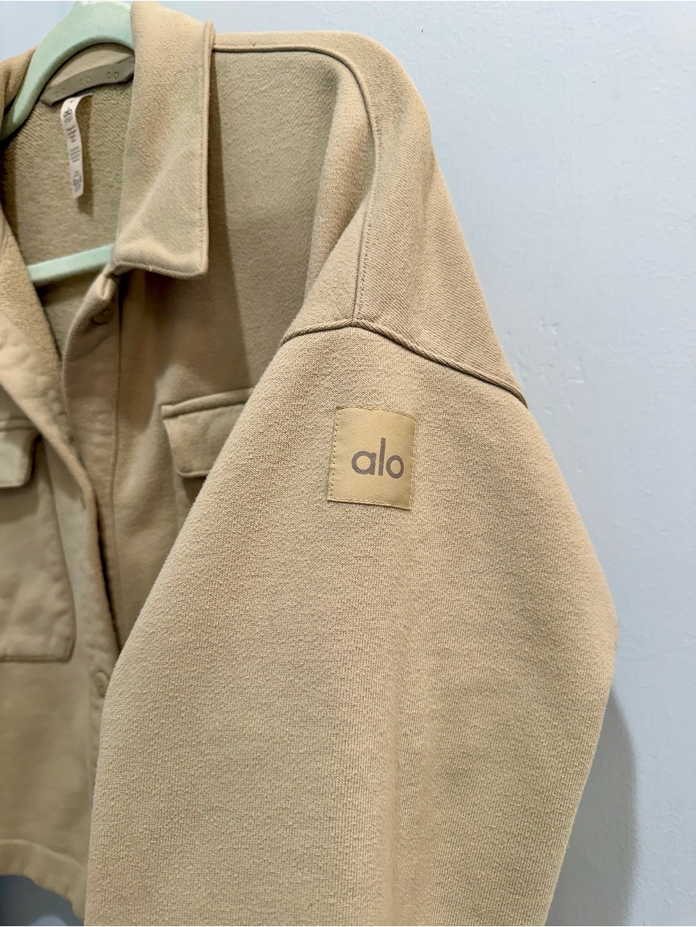 Alo Yoga Renown Cropped Button-Up Pullover Jacket - Macadamia - Tan Beige Medium - Picture 5 of 10